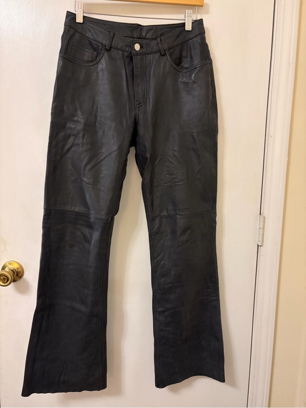 Express Black Leather Women’s Pants - Classic flair